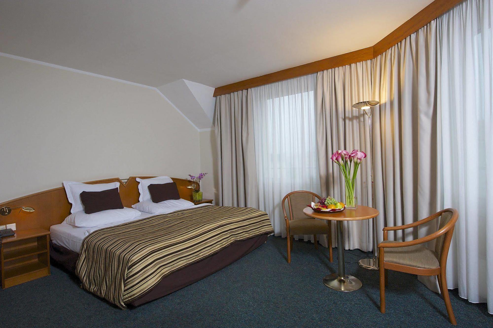 Plaza Prague Hotel - Czech Leading Hotels المظهر الخارجي الصورة